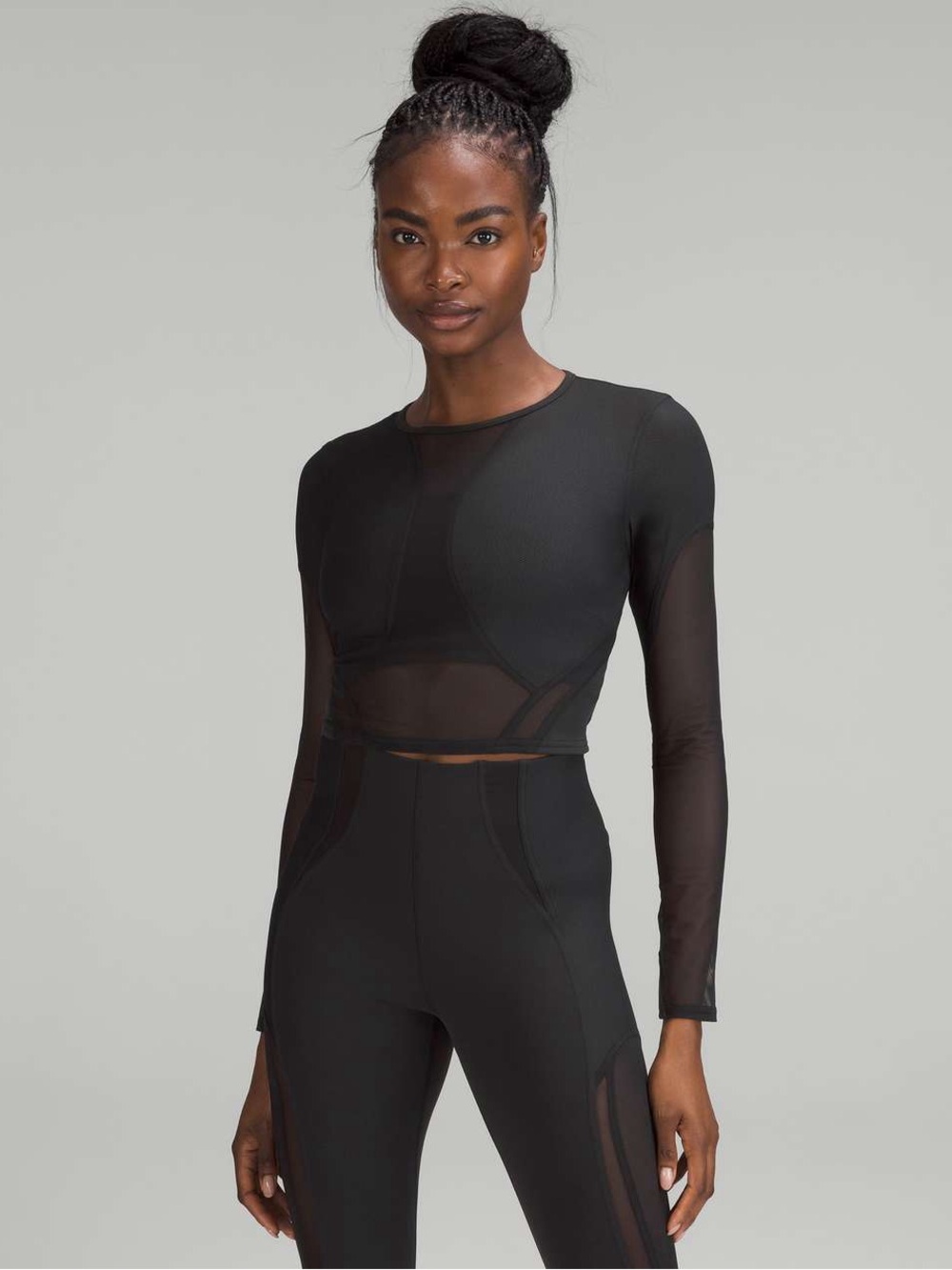 Lululemon Mesh Panelled Training Long Sleeve Shirt
Black Size 4